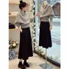 Suéter Gris con Bufanda para Primavera, Otoño e Invierno 2026, adecuado para usar por fuera y por dentro, con un estilo coreano casual y sofisticado, hermoso y elegante, con cintura ceñida