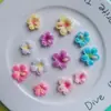 Color Brillante Gradiente Flor de Cinco Pétalos Estambre Flor Pinza para el Cabello Pinza para el Cabello Cuerda para el Cabello Pinza de Agarre Decoración DIY Funda para Teléfono Móvil Accesorios de Resina