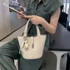 Bolso Canasta de Verduras Portátil con Patrón de Lichi 2026 Nuevo Estilo Simple Casual Cruzado para Mujer Bolso Cubo Portátil de Nicho