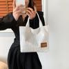 Bolsa Tote de Ombro Grande Capacidade Estilo Coreano Veludo Cotelê Simples e Fashionable Estilo Preguiçoso Estilo Artístico Portátil para Mulheres