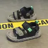 Sandálias da Moda para Meninos 2026 Verão Novo Calçados Esportivos Casuais Infantis Solado Macio Sapatinho Menino Abertos na Ponta Sapatos de Praia