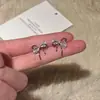 Pendientes de Aro con Lazo de Diamante Blanco Nicho Verano 2026 Pendientes de Botón para Mujer Pendientes Colgantes Elegantes Adornos de Pendientes de Corazón Mariposa Flor Venta al por Mayor