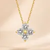 Collar de moissanita con diamantes pequeños, cadena de clavícula de trébol de cuatro hojas con diamantes pequeños para uso diario, flor pequeña de plata S925, diamante pequeño de 10 puntos, collar de diamantes simulados