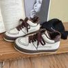 2022 Nuevos Zapatos de Plataforma Blancos y Negros Estilo Pan de Niche de Caña Alta Zapatos Panda para Mujer de Moda Combinables Zapatos Casuales de Cuero