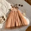 Vestido de Verano 2026 Nuevo con Tira Rosa Francesa para Niñas, Vestido de Princesa de Malla Dulce y Elegante, Vestido de Playa