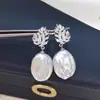 Brincos de Pérola de Água Doce Naturais Estilo Barroco Cauda de Peixe Zhuji para Mulheres Design de Folha com Zircônia Microfixada Venda por Atacado para Mulheres