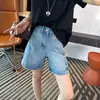 Shorts Jeans com Grafite Salpicado de Tinta para Mulheres, Estilo Fino de Verão 2026, Tamanho Grande, Cintura Alta, Emagrecedor, Corte Reto, Perna Larga, Comprimento no Joelho