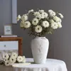 Flores de Crisântemo Selvagem Simulação Estilo Floresta Pastoral Decoração de Hotel para Casamento Festival Locais de Eventos Adereços para Fotos Flores Decorativas Flores de Seda Atacado