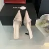 Mules Chuyuji de cetim de alta qualidade com bico fino francês para mulheres, novo modelo 2026, salto agulha, para calçar e tirar facilmente para o trabalho