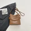 Otoño Invierno Maillard Retro Bolso Cubo Cuero Aceitado Encerado Correa de Hombro Tejida Bolso Cruzado de Hombro Único Gran Capacidad Versátil para Viajes