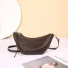 Novo Estilo Couro Bovino de Primeira Camada Fivela de Chifre Natural Tumbled Bolsa Feminina Retro Ombro Único Transversal Bolsa Feminina Versátil para o Dia a Dia Bolsa Bolinho