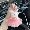 Chaveiro Urso Vestido de Noiva de Pelúcia Criativo Boneca Fofa e Adorável Pingente Brinquedo de Buquê Pequeno Charme de Bolsa para Mulheres