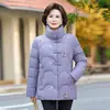 Chaqueta de plumón de algodón de invierno para mamá, estilo corto para personas de mediana edad y mayores, abrigo de algodón, ropa de abrigo, nuevo estilo 2026, chaqueta acolchada de algodón de talla grande para mujer de mediana edad