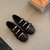 Zapatos Mary Jane de moda otoño 2026 estilo vintage nuevo con correa de hebilla metálica, suela suave, planos y versátiles