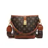 Bolso tipo cubo de lujo con un toque de alta gama, bolso de mujer exquisito, bolso cruzado estilo Chanel, bolso de mano/hombro versátil y moderno para ventas transfronterizas