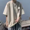 Camiseta Masculina de Camurça de Manga Curta Verão Marca Tendência Senso de Design Nicho Camiseta Pesada Oversize Gola Redonda Cinza Manga Meia