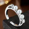 Anillo geométrico de perla con diseño único, anillo abierto ajustable hueco de lujo ligero, joyería de alta gama estilo europeo y americano