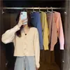 Suéter de Cuello V Estilo Coreano Estilo Extranjero Abrigo de Mujer Primavera y Otoño 2023 Nuevo Color Sólido Ajuste Delgado Adelgazante Cardigan Corto de Punto