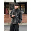 Jaqueta de couro biker gola alta estilo retrô americano para homens, nova marca da moda outono e inverno 2026, jaqueta versátil estilosa e de corte solto para homens