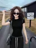 Camiseta negra de manga corta para mujer, nuevo estilo popular de verano 2026, única y súper bonita, corte ajustado, bloques de color, top elegante