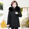 Abrigo de invierno para madre 2021 nuevo chaqueta acolchada de plumón y algodón para mediana edad y ancianos chaqueta larga acolchada de algodón con forro de terciopelo estilo occidental para mujer otoño e invierno algodón