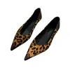 Primer Encuentro Temporada 2026 Otoño Nuevos Zapatos de Salón Individuales Franceses Sexys con Estampado de Leopardo y Tacón de Gatito Estilo Retro para Mujer Tacón Bajo Ante Corte Bajo
