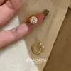 Lujo ligero, sensación de alta gama, irregulares, aretes de circonita cúbica súper brillantes, diseño simple, versátiles, aretes para el uso diario