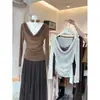 Top tipo camisola de otoño 2026 para mujer, estilo puro deseo, efecto Maillard, dos piezas falsas, cuello amplio, tie-dye, bloques de color, color café