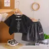 Conjunto de Roupa de Verão para Bebê Menino Roupas Infantis 1-3 Anos Estiloso Conjunto de Duas Peças com Estampa de Letra para Meninos de 4 Anos Tendência