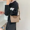 Bolso bandolera de gamuza retro versátil para mujer, bolso de axila, súper popular 2026, nuevo estilo para el trabajo