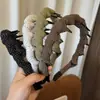 Diadema de lunares estilo coreano para mujer, con un diseño de corona alta, que irradia un ambiente sofisticado y a la moda. Esta diadema está diseñada específicamente para lavarse la cara e incluye dientes para un ajuste seguro y antideslizante.