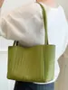 Bolsa de palha tecida com design de nicho estilo coreano, nova tendência de verão 2026 e bolsa de ombro única e fashion de grande capacidade