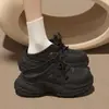 Tênis de Moda Cool com Cadarço EVA Torre Buracos Feminino Aumento de Altura Solado Macio Antiderrapante Desodorante para Odor Calçado de Exterior Praia Buracos
