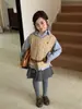 Suéter de Punto Nuevo Otoño 2026 para Niñas Fuguo Chaleco Bordado para Niños Top de Cuello V Retorcido Moderno