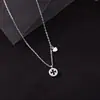 2022 Nuevo collar de trébol de cuatro hojas hueco para mujer, moda que combina con todo, temperamento, mini collar de cadena de clavícula con hierba de la suerte