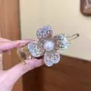 Presilha de Cabelo Floral com Strass de Luxo Leve, Presilha Lateral Fashion com Pérolas Artificiais, Presilha para Franja, Presilha Lateral, Grampo de Cabelo com Strass Brilhante, Acessório de Cabelo para Mulheres