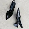 AliExpress 2021 Primavera y Otoño Nuevas Sandalias de Mujer de Talla Grande de Comercio Exterior Tacón Grueso de Punta Tacón Alto Europeo y Americano