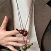 Colar de Madeira com Design de Garrafa de Vinho Estilo Minimalista Acessório Longo Corrente de Suéter Versátil Retrô para Mulheres