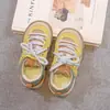 Zapatos Deportivos Casuales para Niños 2026 Modelo Nuevo de Primavera Versátiles Simples para Niñas Zapatos Forrest Gump Suela Suave Antideslizantes para Niños