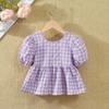Camiseta de muñeca estilo verano nuevo 2025 para niños pequeños y medianos, camiseta casual de verano a cuadros de manga corta estilo coreano para bebé