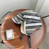 Chapéu Lei Feng Listrado Estilo Coreano para Mulheres, Quente de Inverno com Proteção para Orelhas, À Prova de Frio, Forrado com Fleece, Espessado, Fivela Casual, Boné de Beisebol Grosso
