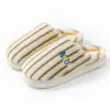 Pantuflas de algodón para mujer con sensación de pisar caca, nuevo estilo 2026 para otoño e invierno, para casa en interiores, pantuflas de algodón de rayas verticales coloridas para hombre