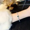 Pulseira aberta elástica de zircônia, pulseira de temperamento doce da moda, que combina com tudo, pulseira de colar simples personalizada de alto requinte