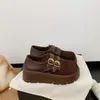 Sapatos Mula Retro Maillard de Solado Grosso Feminino Moda Outono 2026 Mocassins com Fivela Dupla Sapatos Individuais Petite para Aumentar a Altura