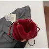 Bolso de Hombro con Cordón de Alta Gama Transfronterizo para Mujer 2025 Nueva Moda Versátil para Viajes Cotidianos Bolso Cruzado de Felpa Plegado