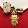 Ano do Carneiro: Uma coleção de chaveiros banhados a ouro, com fofos designs de ovelhas em desenho animado, perfeitos como presente de Ano Novo ou acessório para sua bolsa.