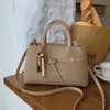 Bolsa de Celebridade da Internet Feminina Outono e Inverno 2025 Fivela de Cinto de Camurça Fosca Retrô Bolsa de Mão com Alça de Ombro Bolsa Tote Versão Coreana