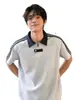Camiseta Masculina Clássica Americana de Manga Curta com Três Listras, Estilo de Verão de Alta Qualidade, Camisa Polo Elegante com Gola Lapela e Zíper Meio
