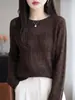 Nuevo Top de Punto Calado de Cuello Redondo para Mujer de Otoño Temprano Textura de Punto Fino Transpirable Elástico Versátil Se Puede Usar Solo o en Capas