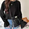 Los estilos japonés y coreano, populares en el sudeste asiático, son tops de gasa de primavera de gran venta, camisas de aire acondicionado, tops de encaje y blusas.